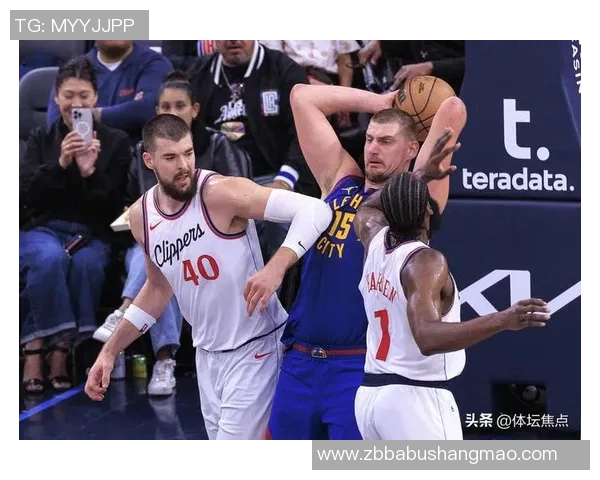 2013年NBA季后赛快船与灰熊激战回顾展现篮球激情与团队精神